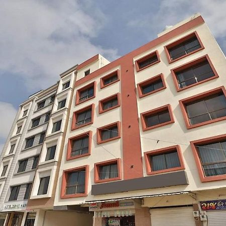 Hotel Kuber Dwārka Esterno foto